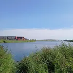 Watt' N Glueck - Wangermeer 아파트